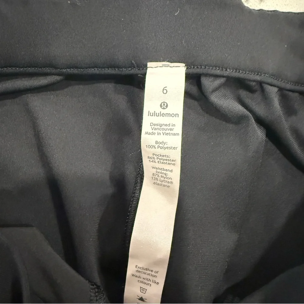 Lululemon- Black Essential High/Rise Trouser - Size 6
